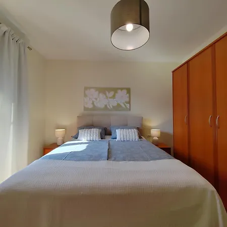 Irena Gregov 4* Мощеничка-Драга